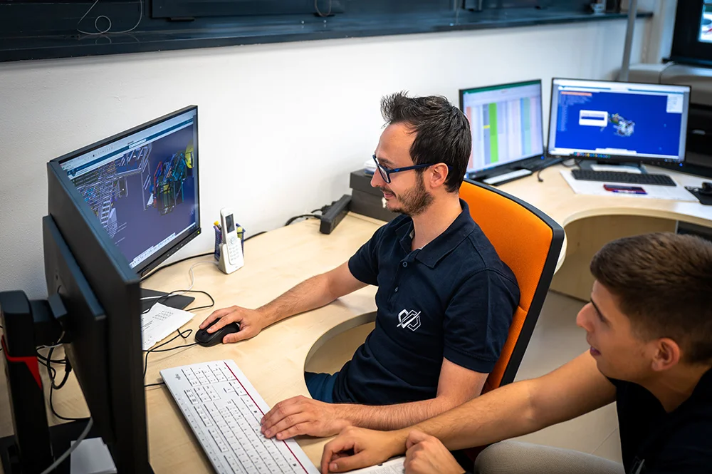 Tecnici in sala progettazione